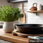 Home 21 로우테크 라이프에서의 물품 구매 전략 - A cozy, sunlit kitchen scene featuring a rustic cast iron skillet on a wooden countertop, surrounded...